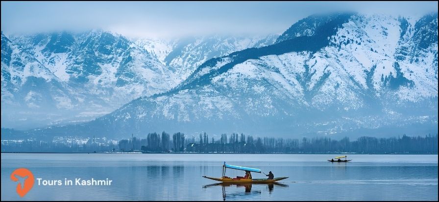 Kashmir Dal Lake in winter 